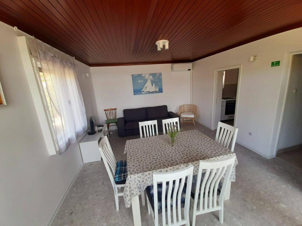 Apartment Riko - Accomodation "With" The Adriatic Sea Kampor Exterior foto